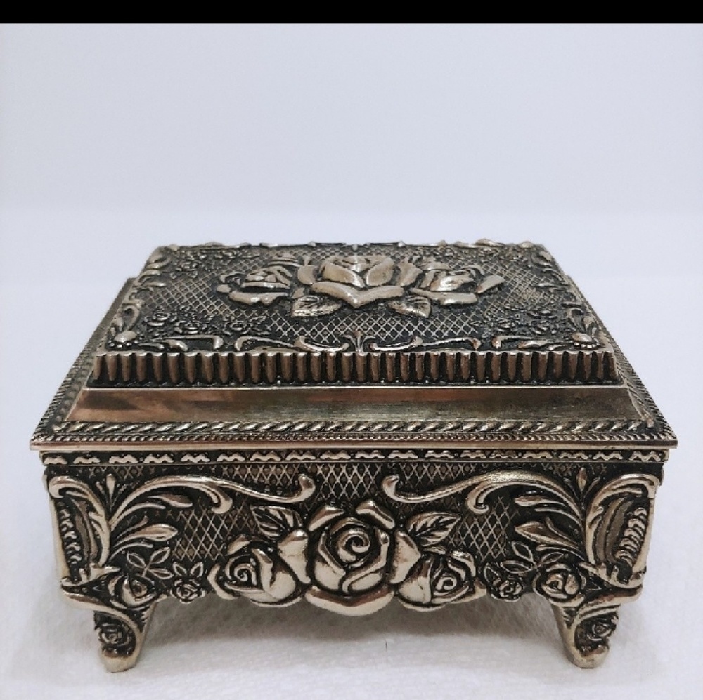 vintage floral jewelry box